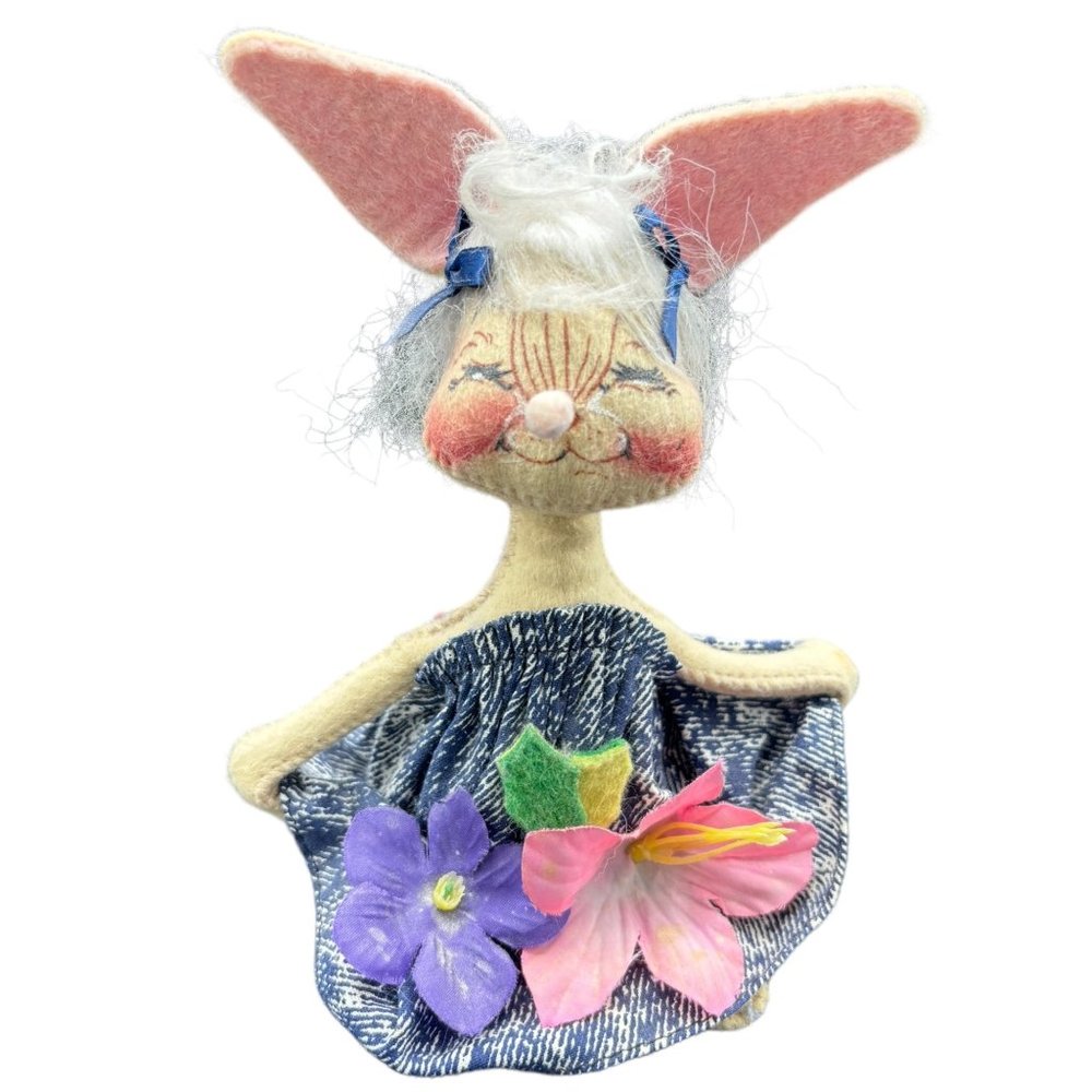 Vintage Annalee Spring Girl Bunny 1991 7 inches Easter Bunny Flowers